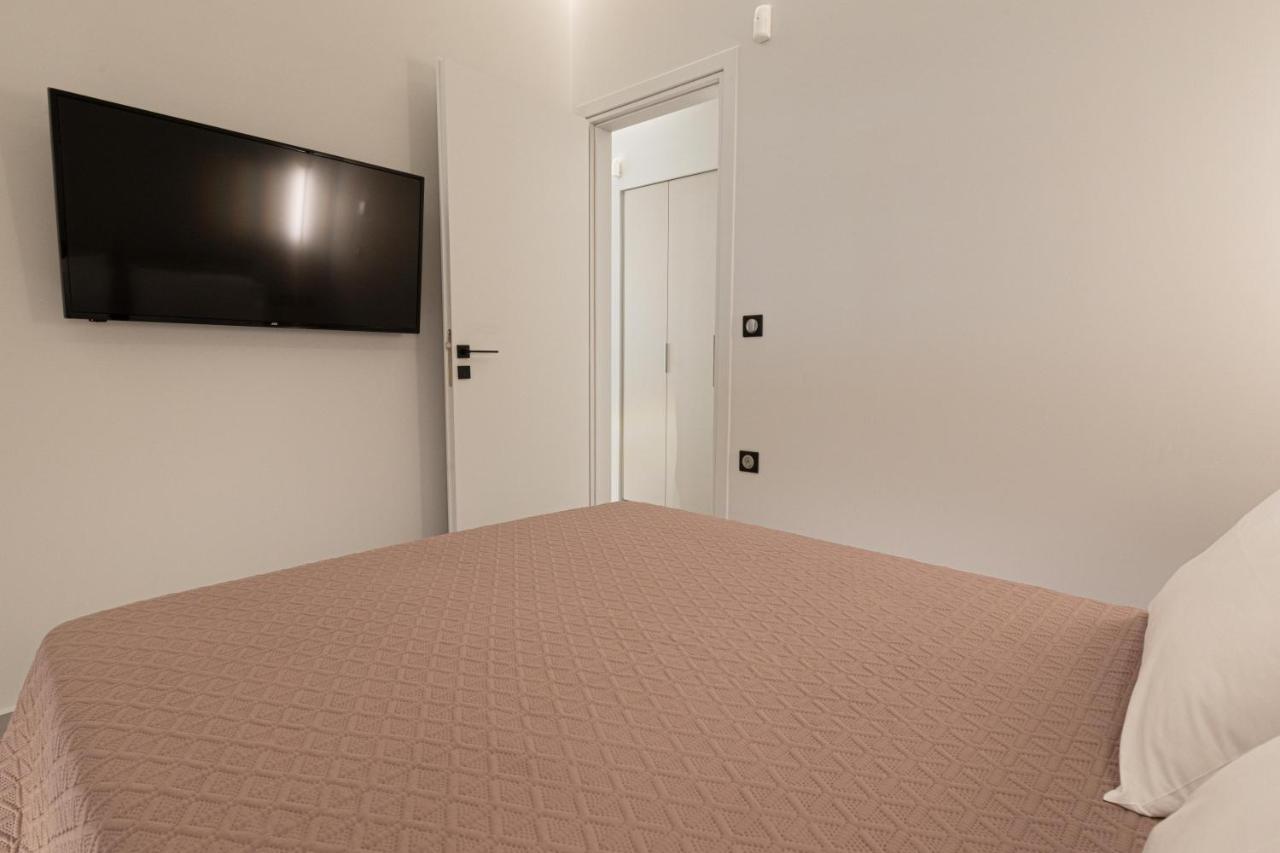 Billmar Luxury Apartment In The Center Of Gythio Exterior photo